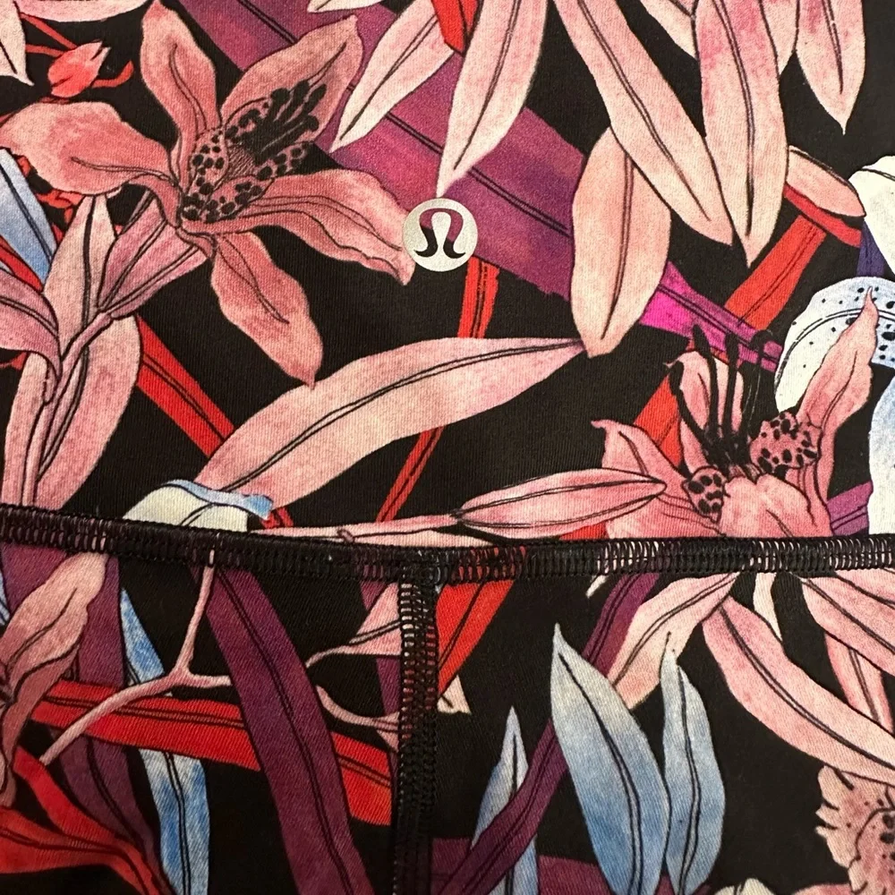 Lululemon Crop Leggings Lush Lillies Size 8